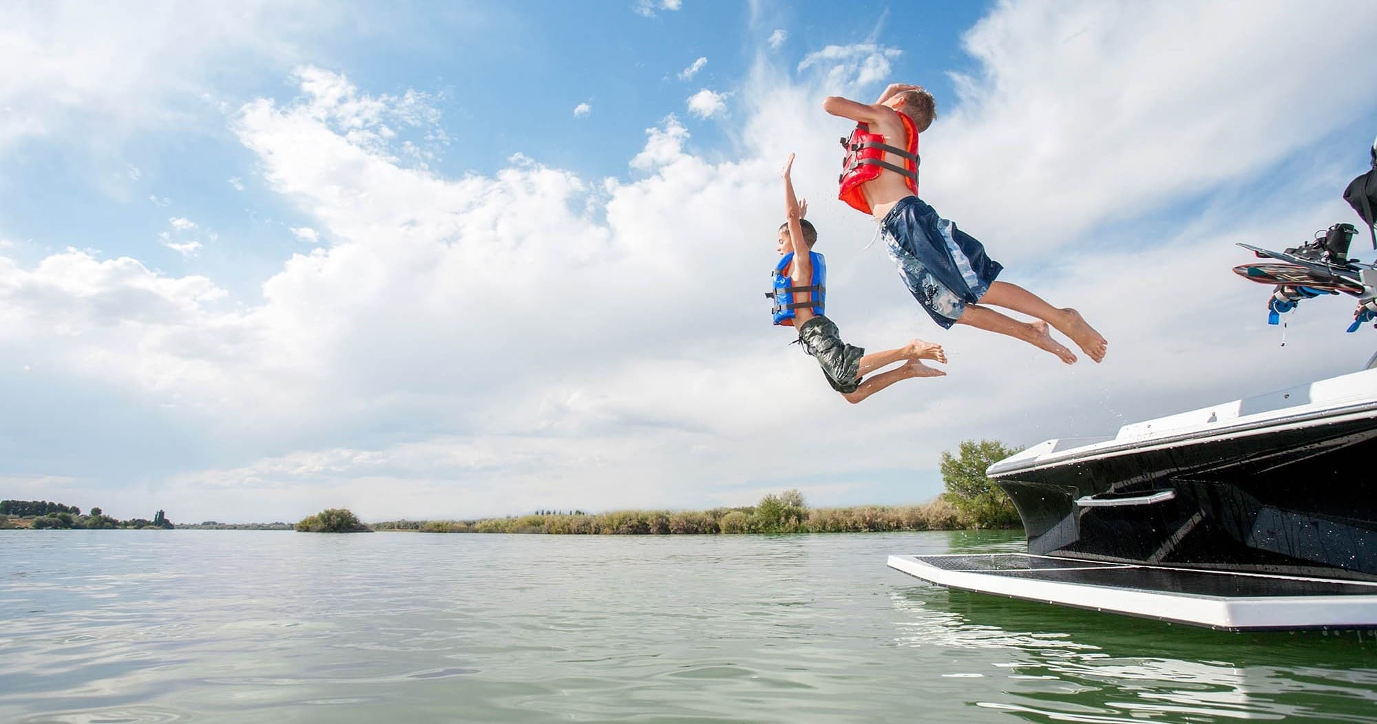 21 FT. Premium VR-5 Bowrider (Ski Boat)