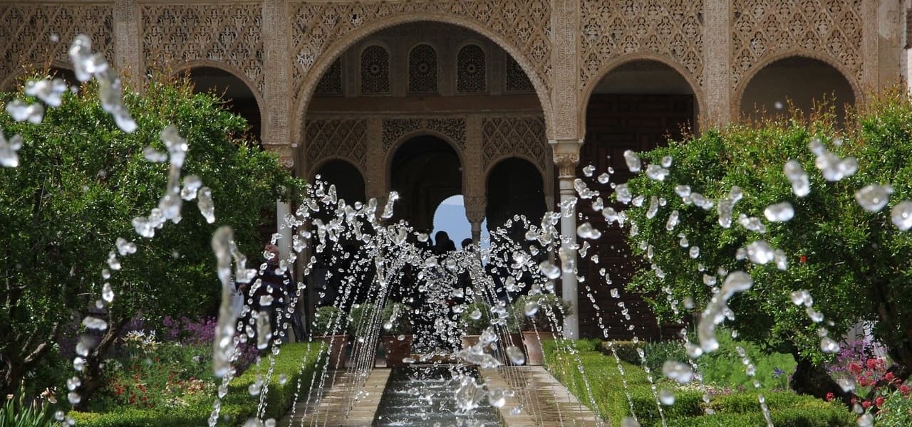 Excursión Grupal a la Alhambra de Granada desde Sevilla