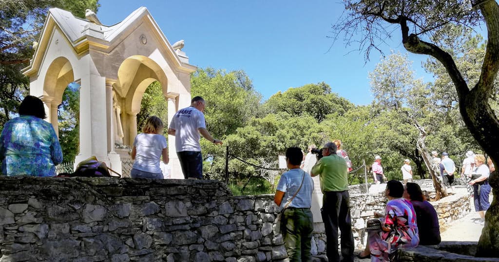 Private Experience to Fatima, Aljustrel and Valinhos with PicNic from Lisbon