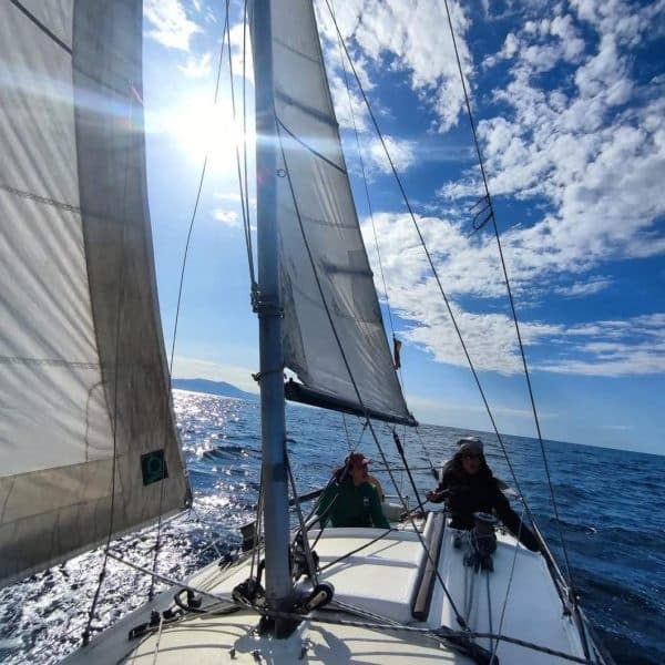 Navega en tu velero privado