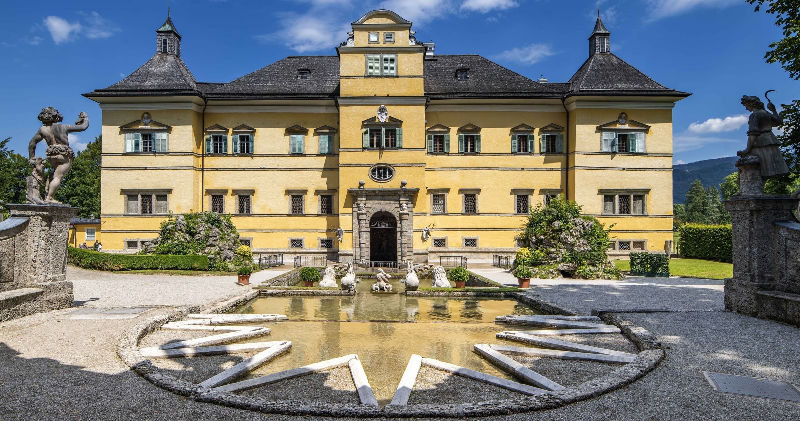 Private 6 hour guided e-bike tour to the filming locations of The Sound of Music Movie" with the trick fountains"