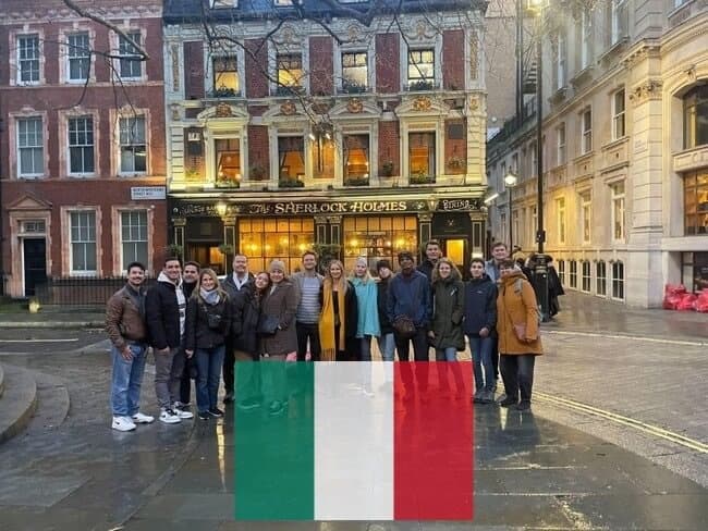 The Ultimate Guide to London : Italian