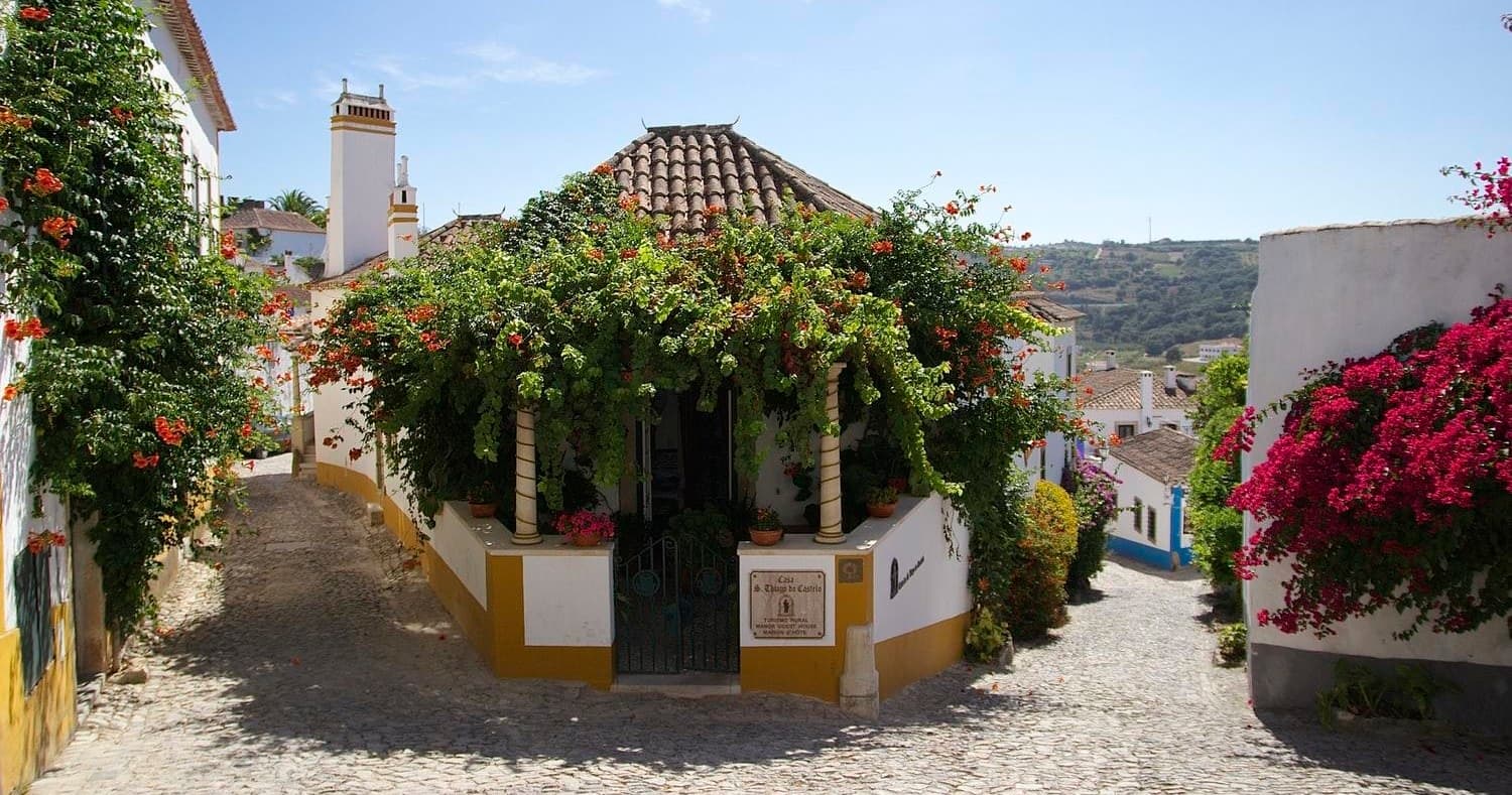 Tour Fátima, Óbidos, Batalha & Nazaré - Full Day