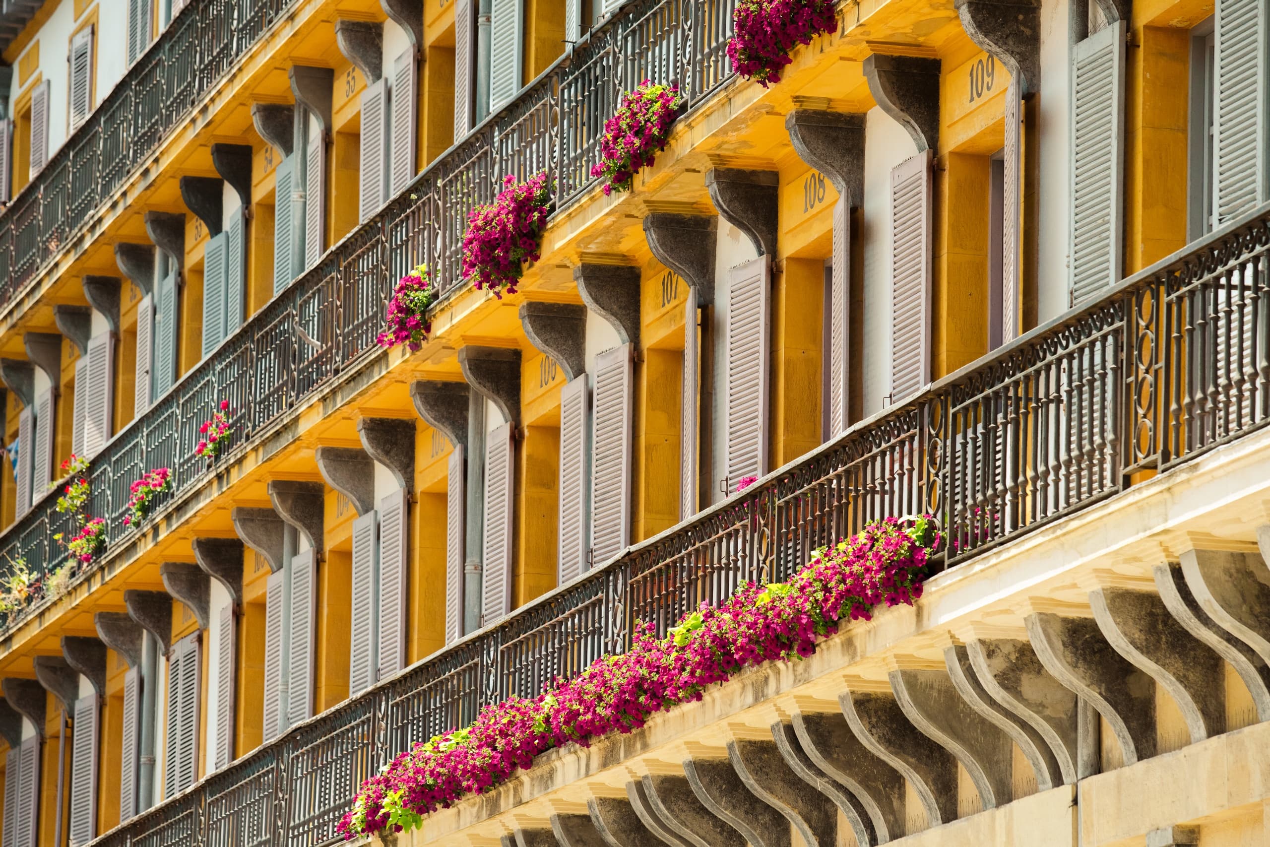 San Sebastian Sightseeing and Pintxos
