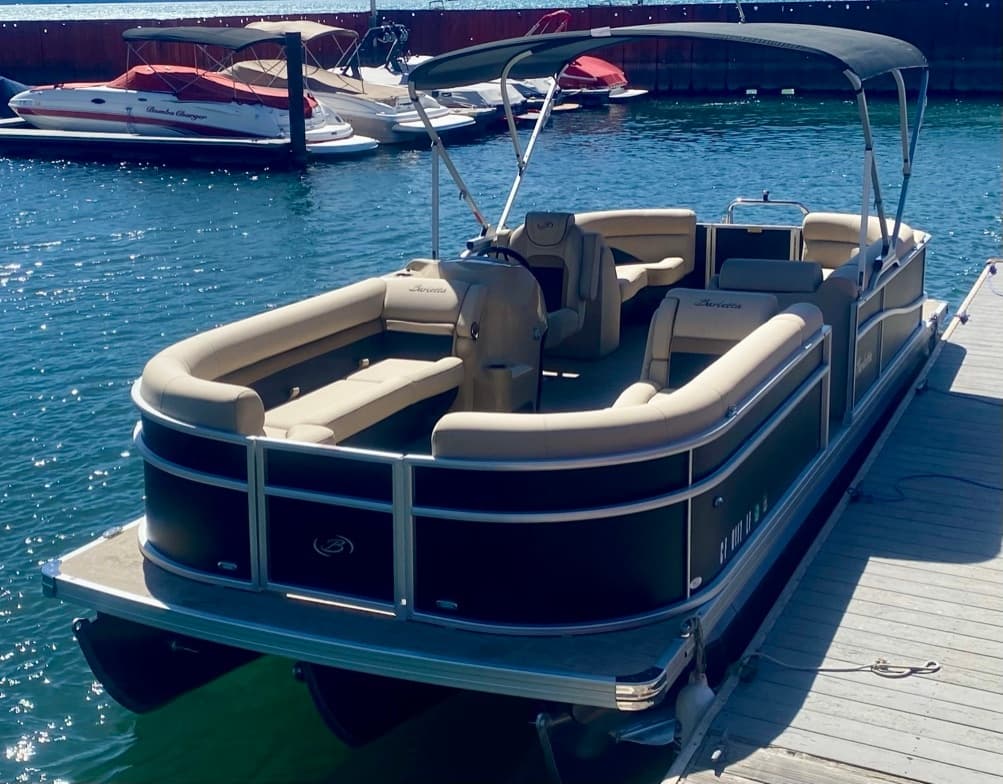 25' Crest Pontoon Boat