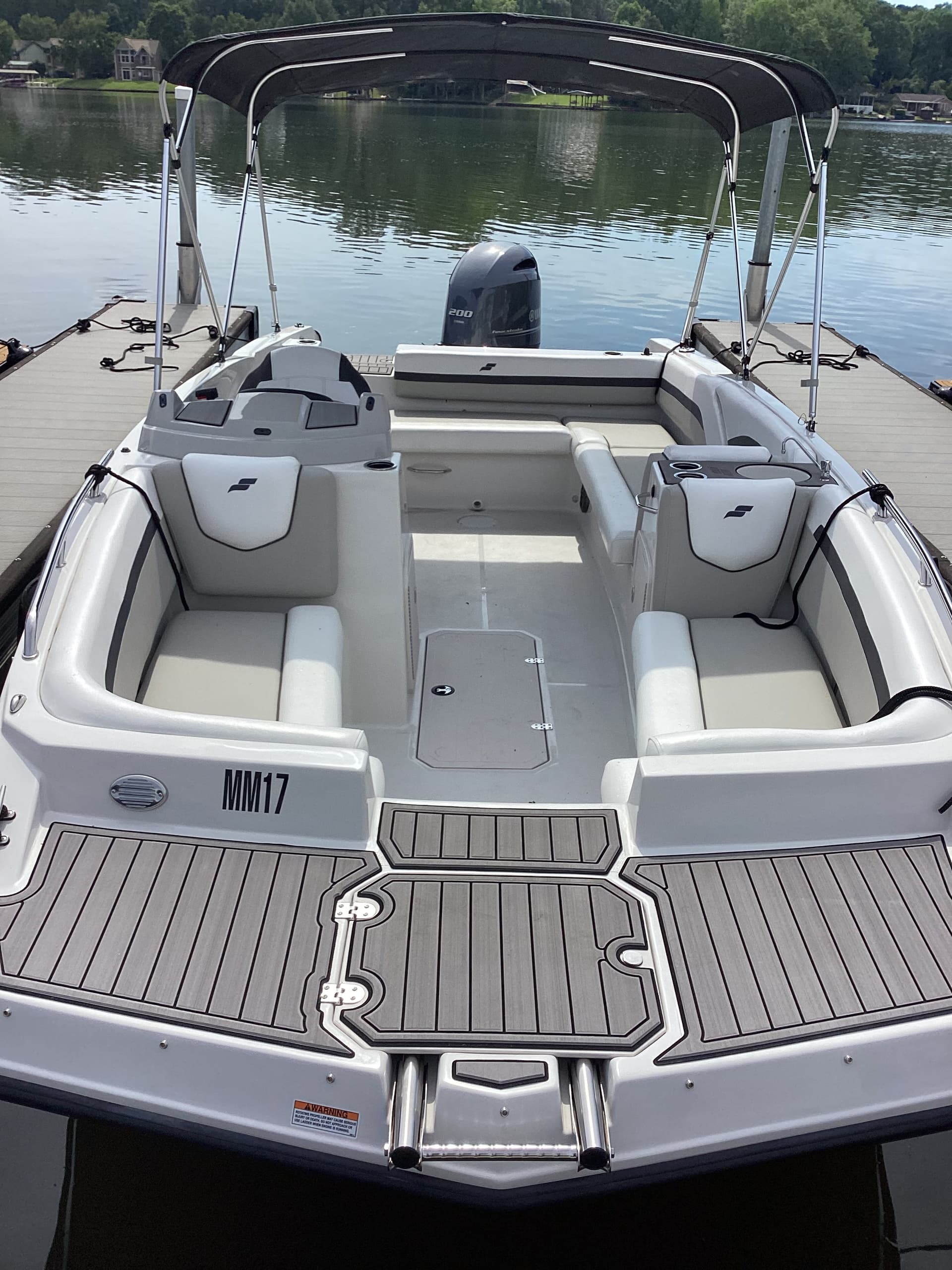 Starcraft Deckboat *NO TOW*