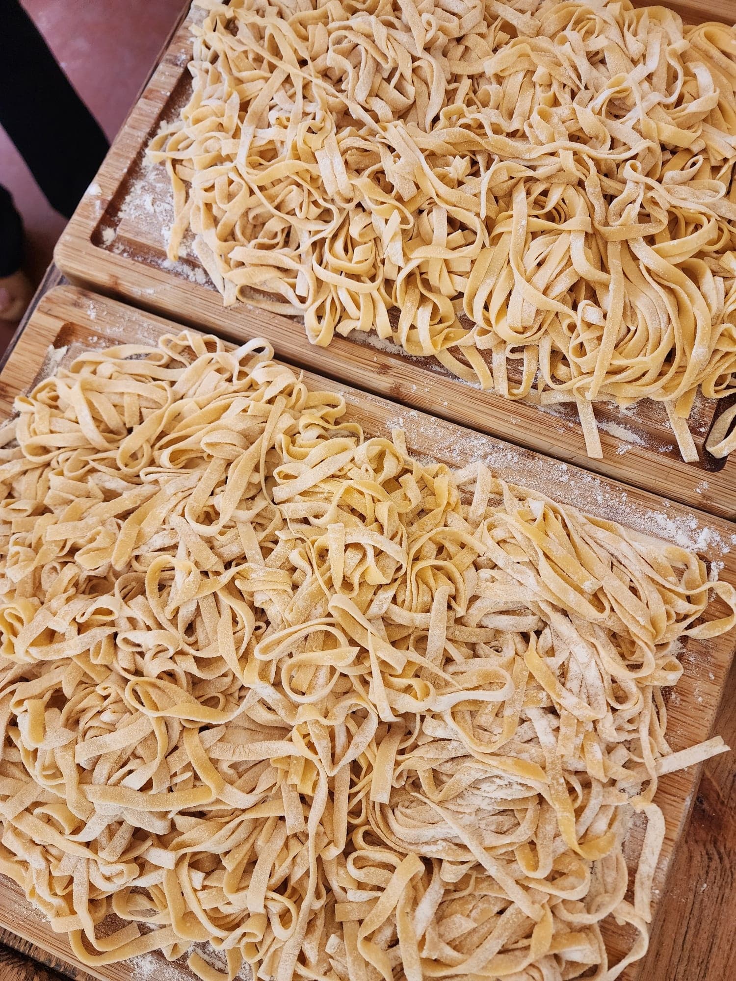 Bari: Pasta and Tiramisu Cooking Class with Wine