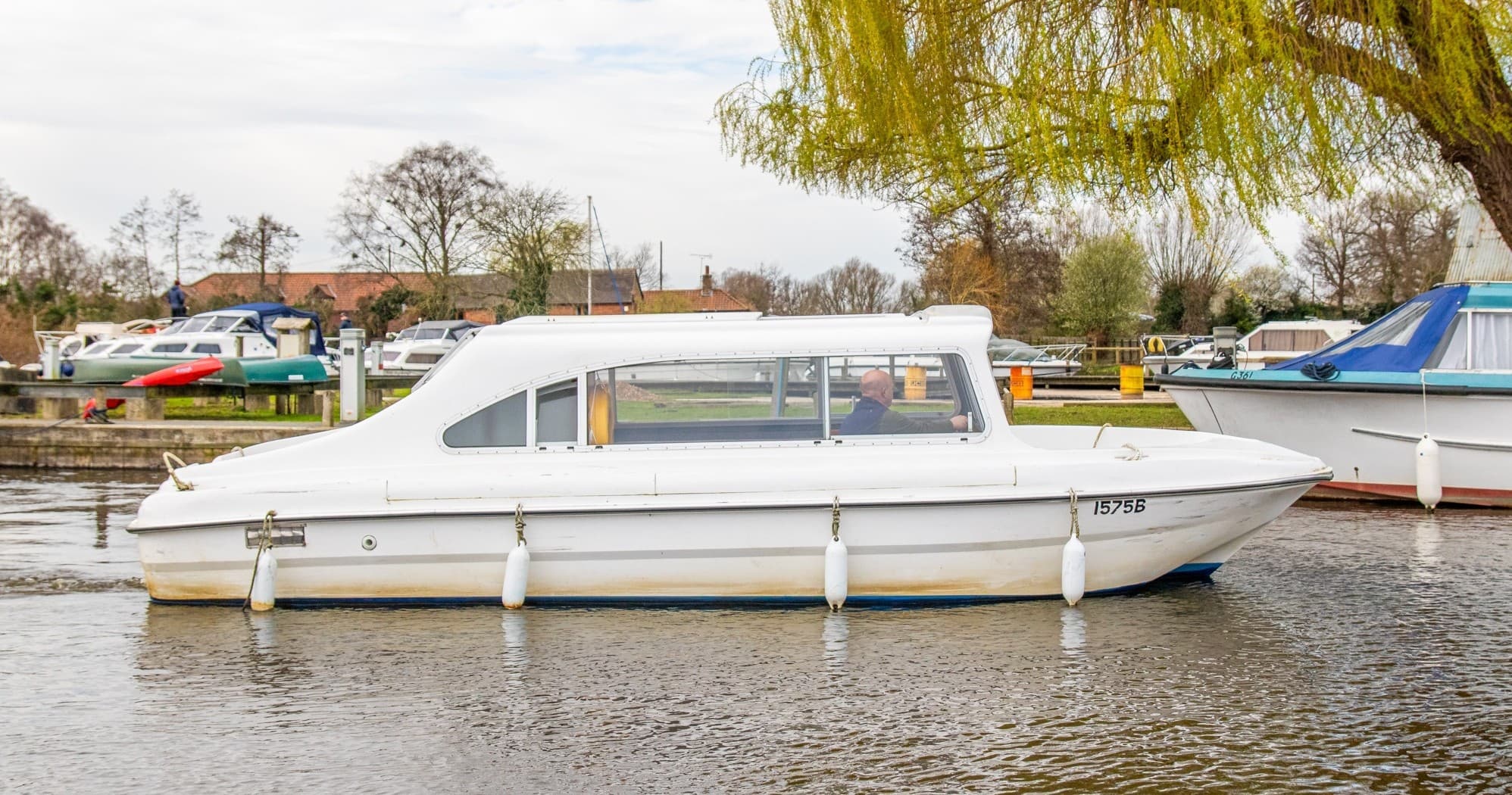 Electric Thunderbird Dayboat - For 8 People