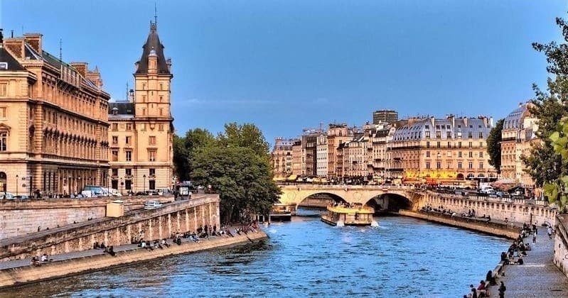 Seine River Cruise Ticket and Attractions Map