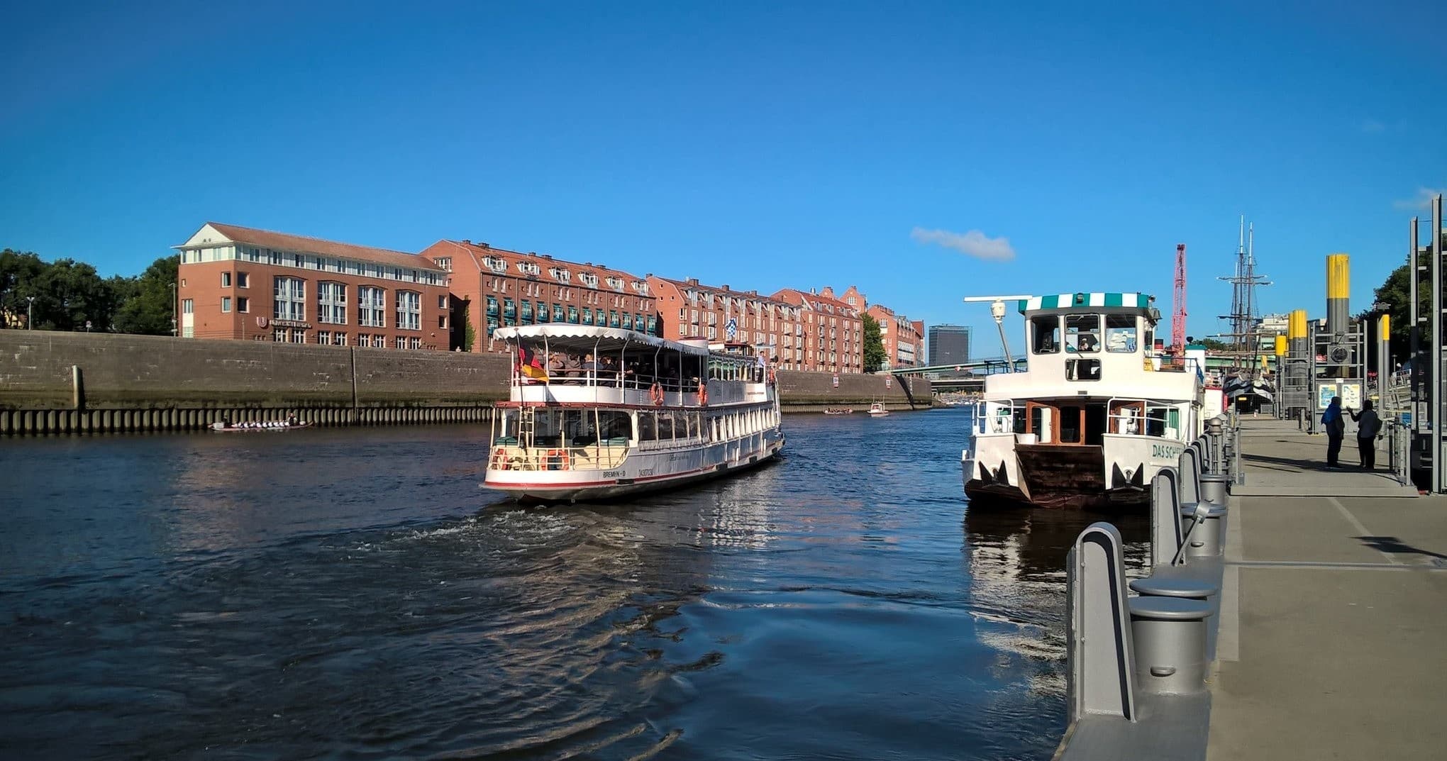 Hin- und Rückfahrt: Pier2 → Bremerhaven, Seebäderkaje