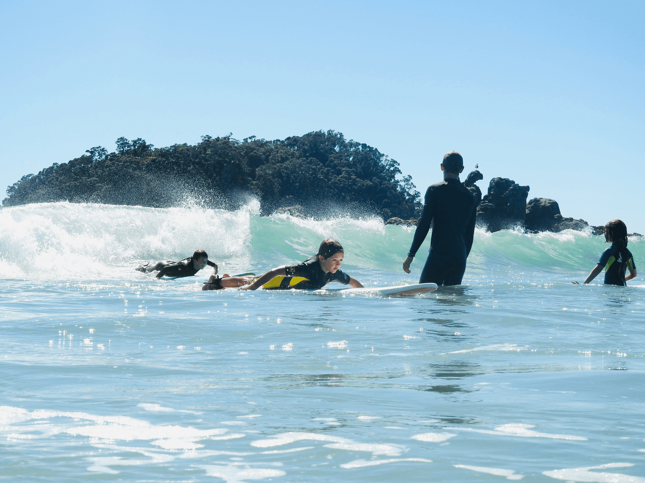 DAY PASS $99: KIDS HOLIDAY SURF CAMP