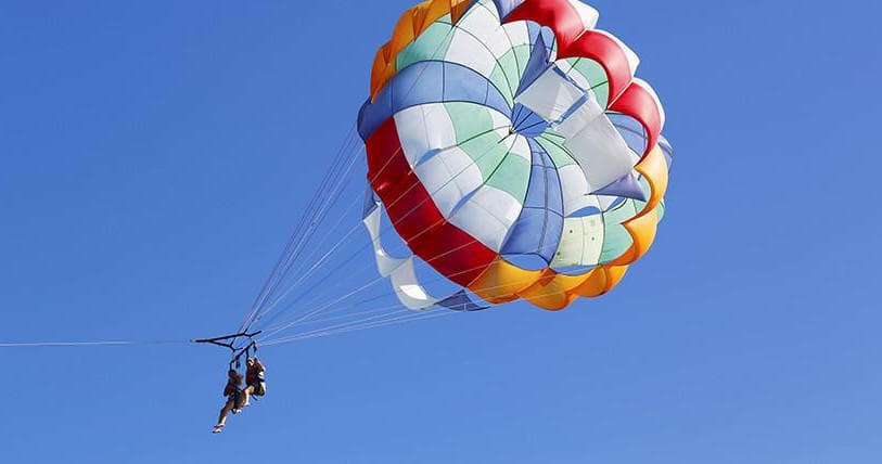 Parasailing - Bahama Bobs