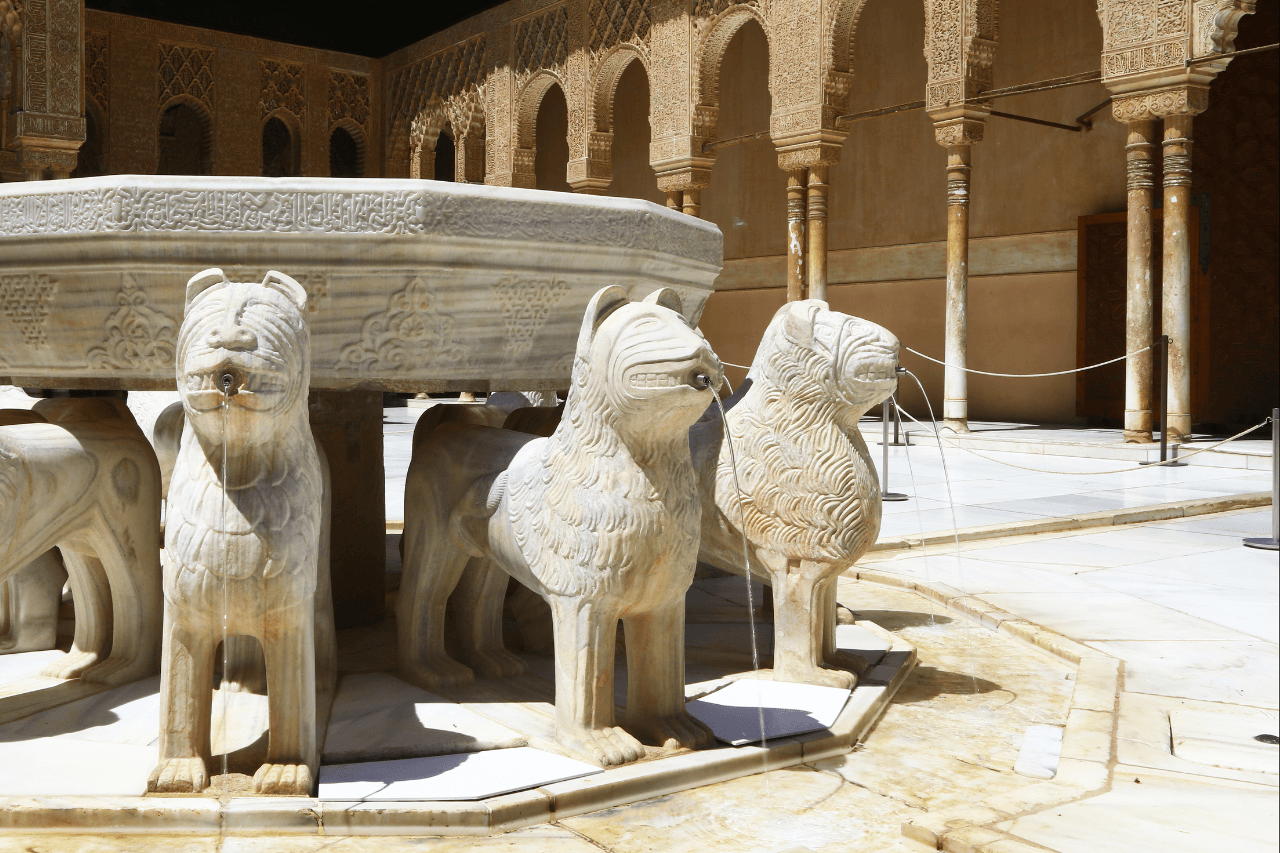 Alhambra full tour: Nasrid Palaces, Alcazaba, and Generalife. Entry tickets included.