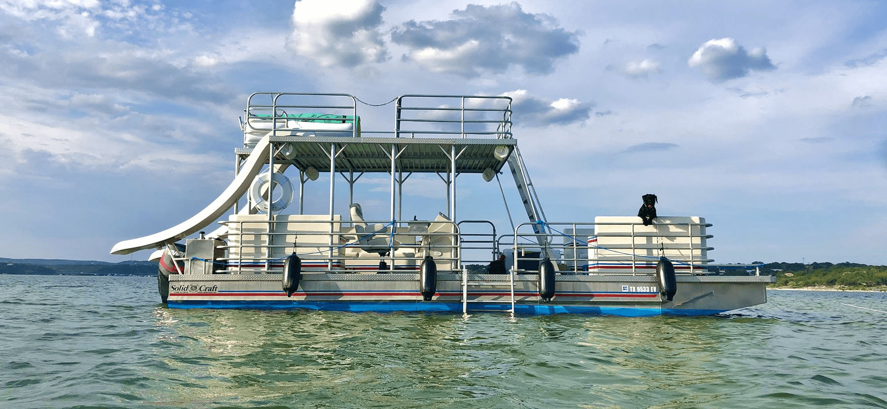 ULTIMATE PONTOON - Shade, Fun and Comfort with a Driver