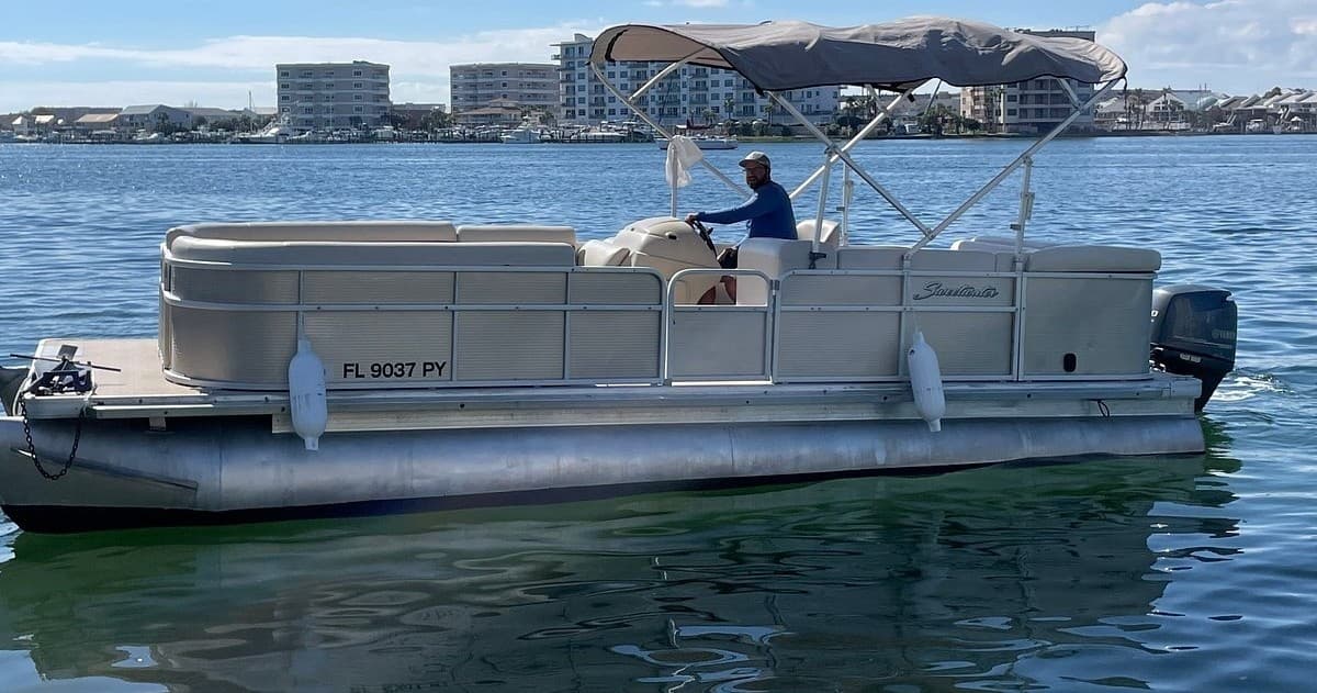 12 Passenger Standard Pontoon Rental