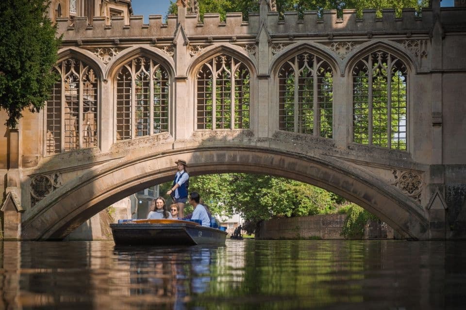 Shared • Combined Cambridge University Walking & Punting Tour Led By University Alumni