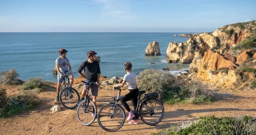 Passeio de E-Bike por Albufeira e as Falésias