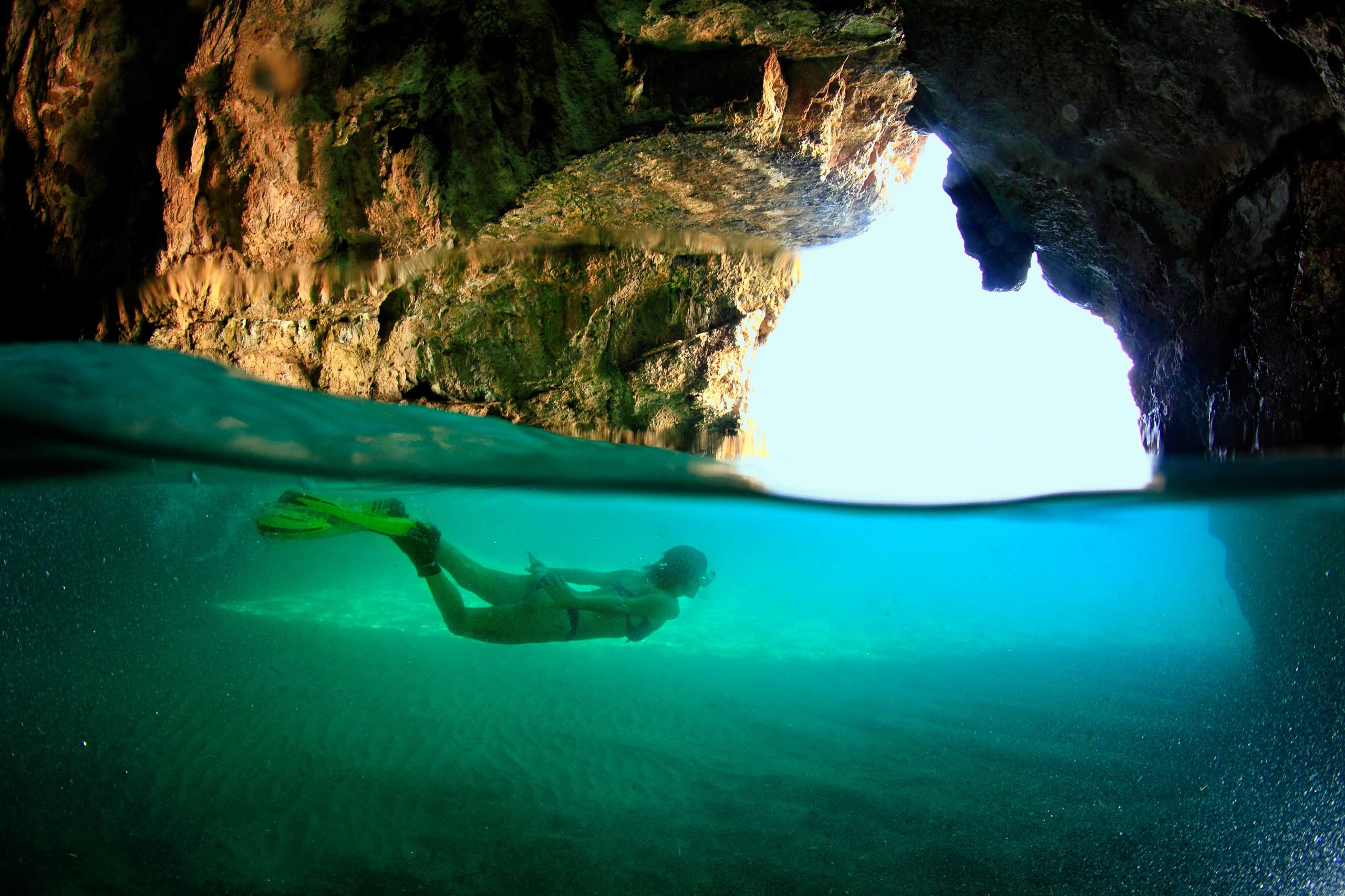 Salida en barca y snorkel a la Cova del Llop