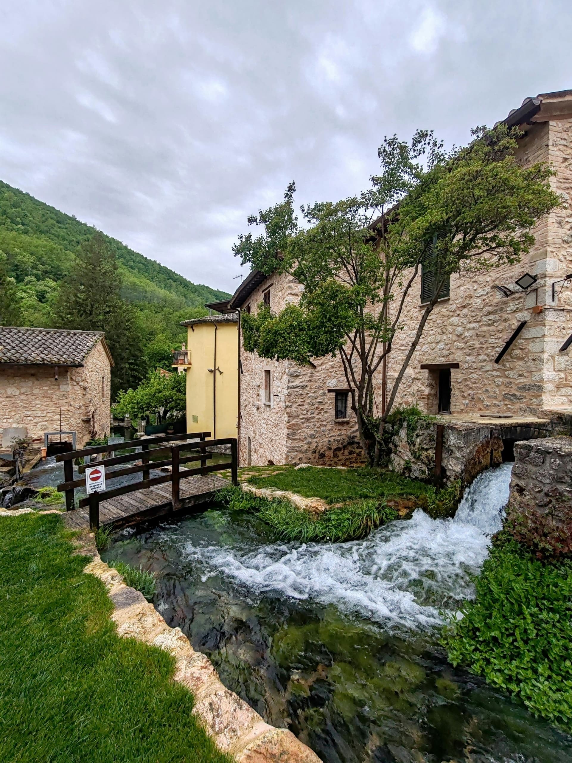 The Village of Water & Wool: Rasiglia and Mulino Buccilli Full-Day Tour