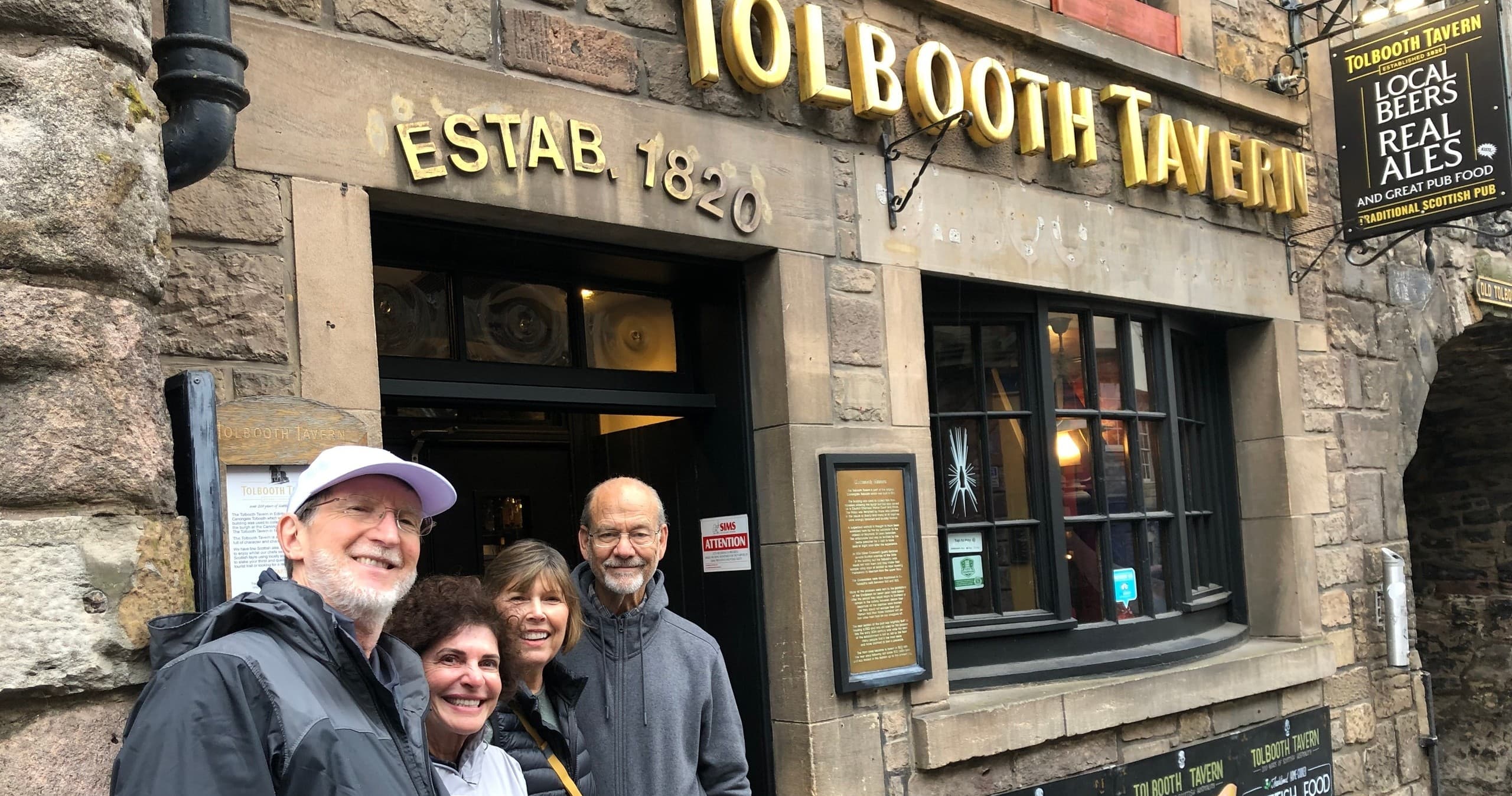 Edinburgh: Private Walk & Whisky Tour