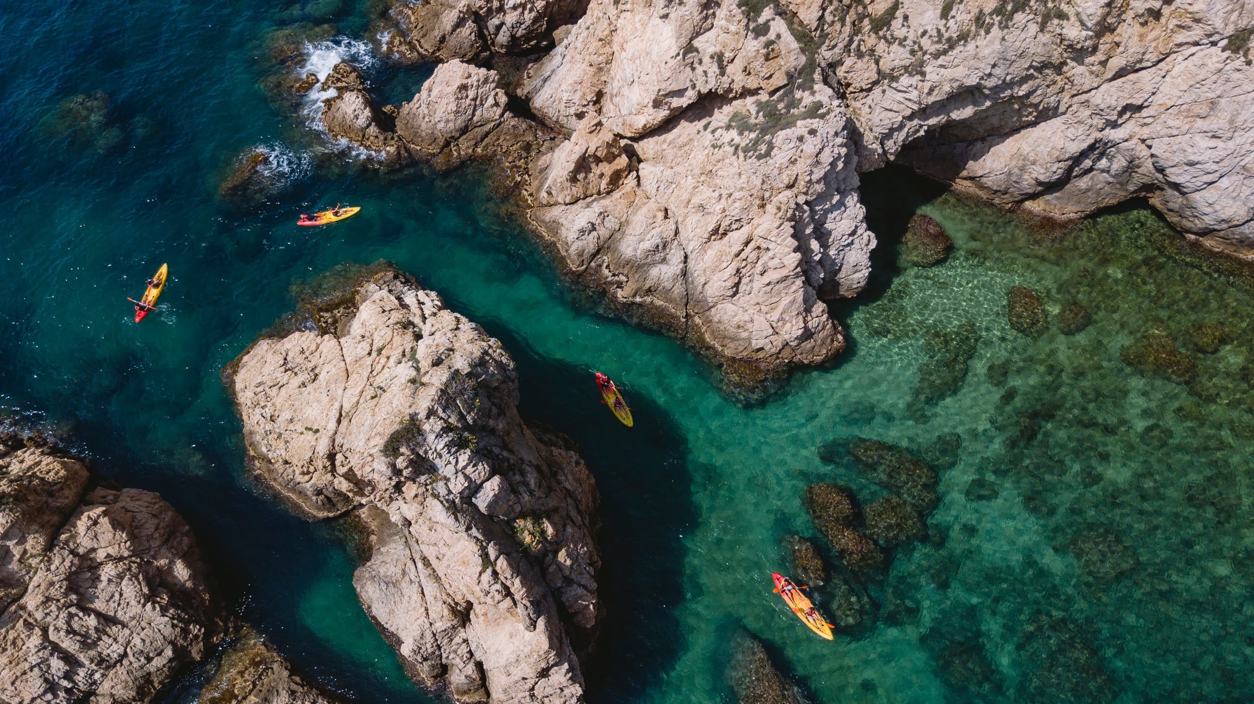 Desde Barcelona: Tour con Kayak & Snorkel, Almuerzo y Tossa de Mar