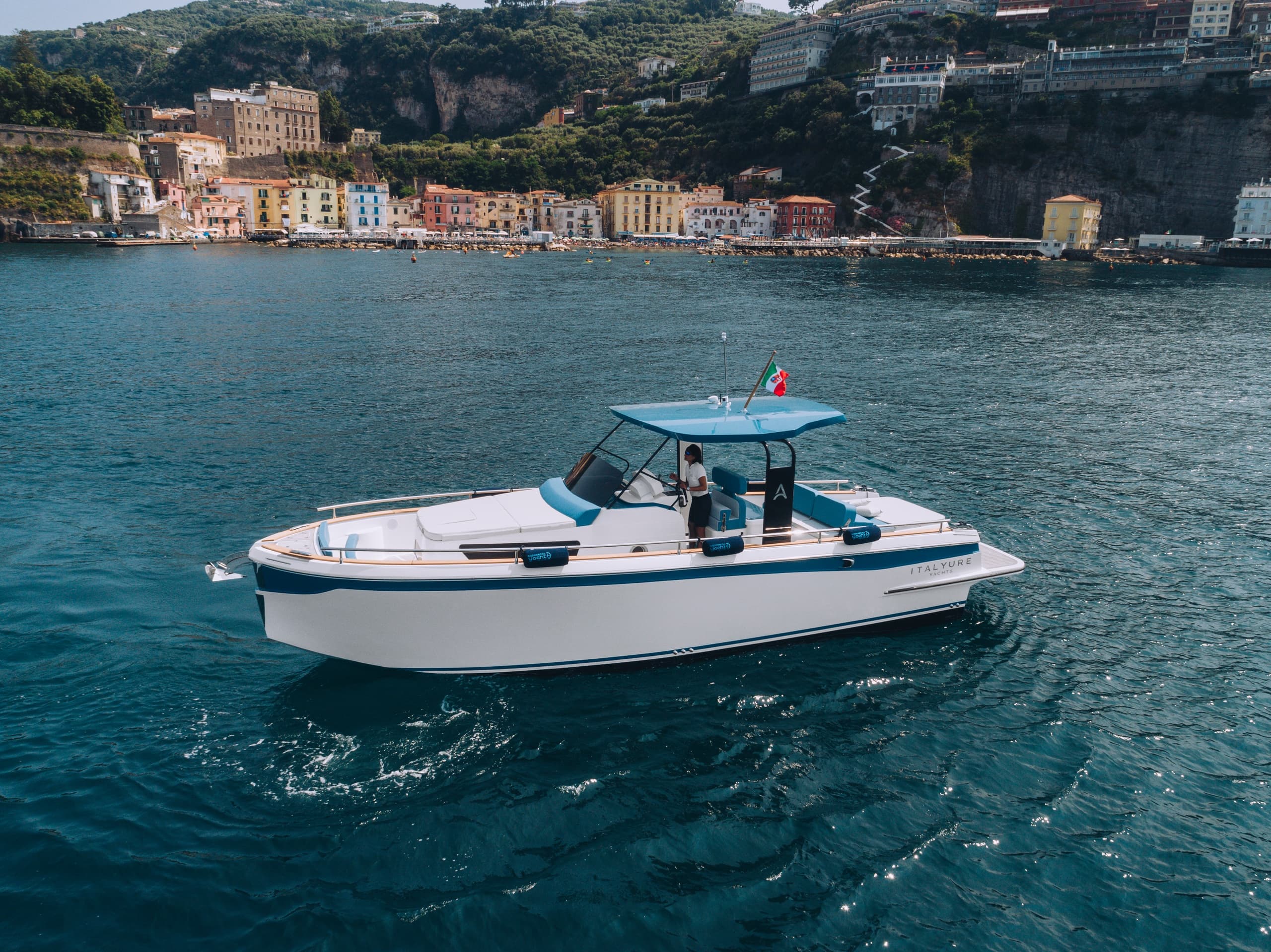 Allure 35 • Departure from Sorrento