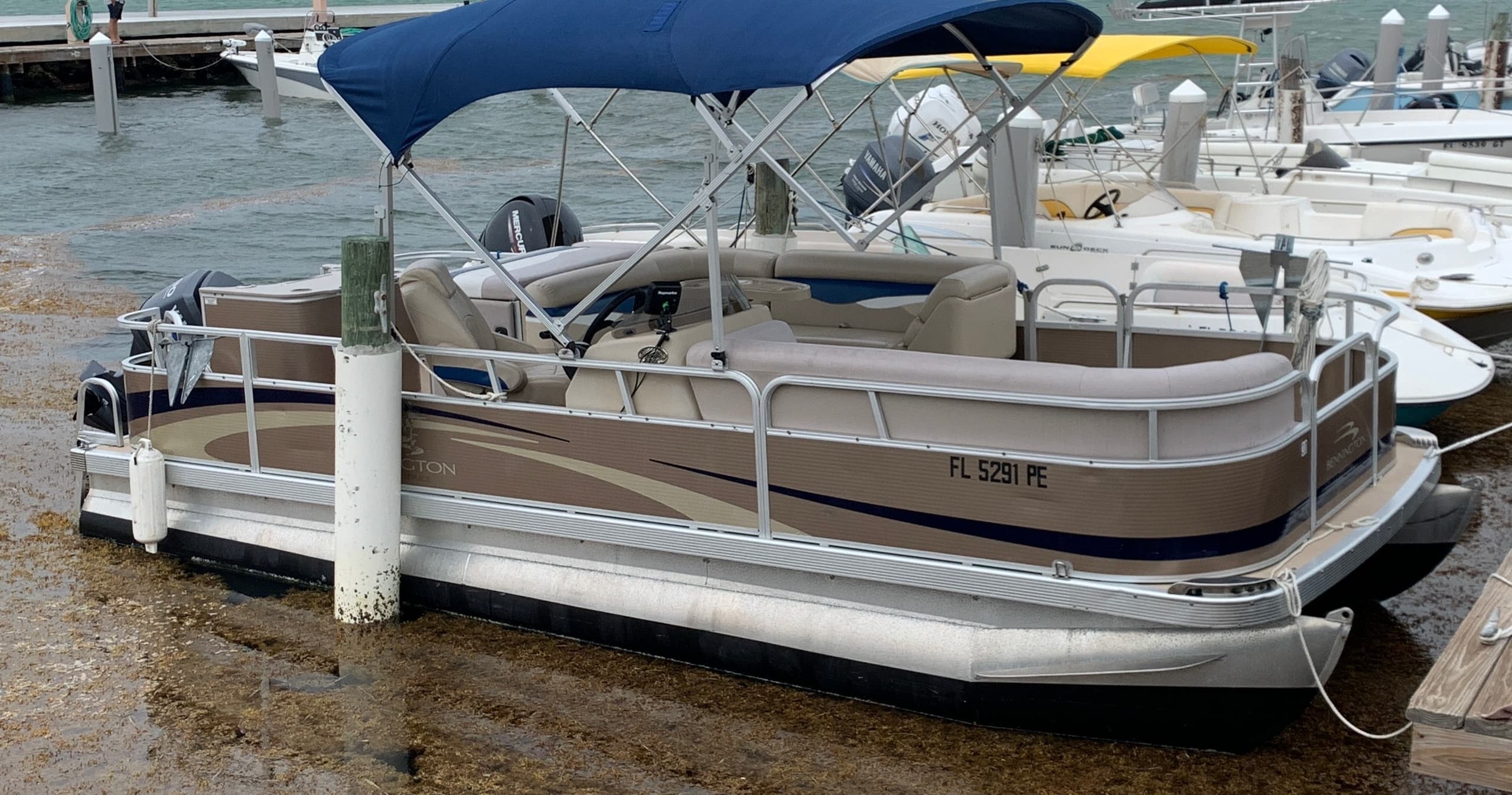 23’ Bennington Pontoon
