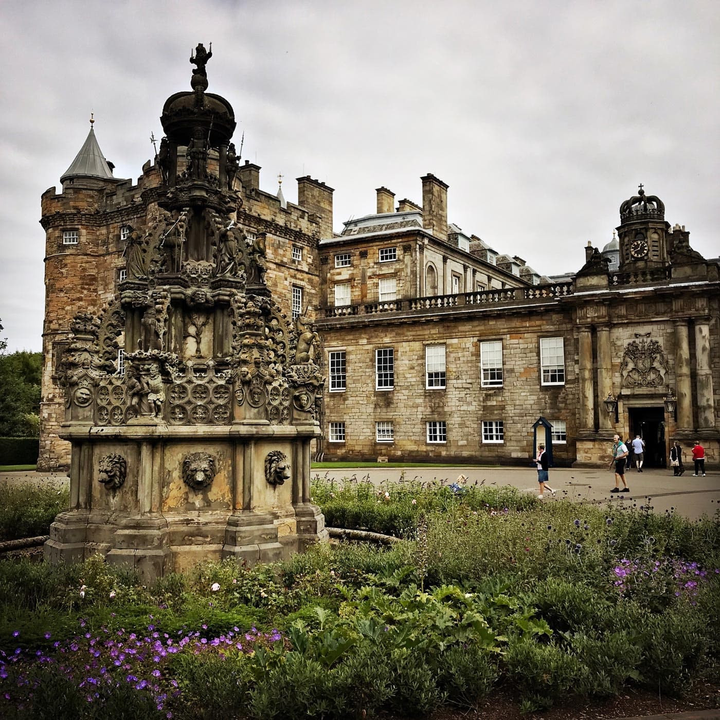 Enchanting Edinburgh: Private Half-Day Walking Tour with Local Guide