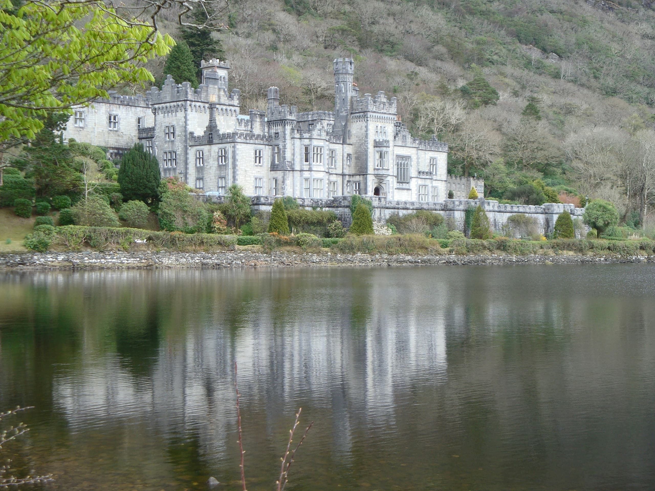 Best of Connemara: Kylemore Abbey, Lake & Gardens Tour
