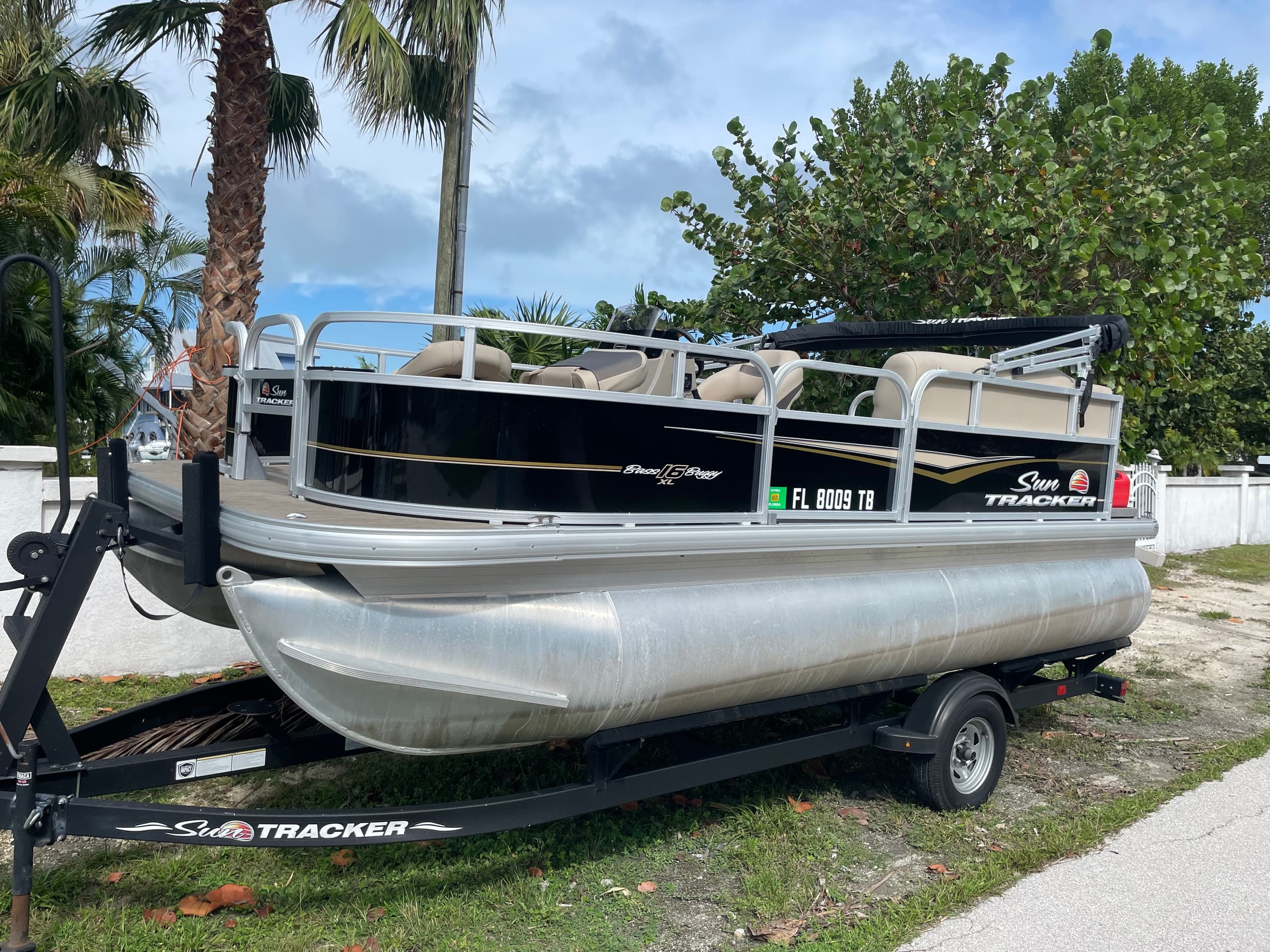 16' Pontoon Buggy Boat" Rental"