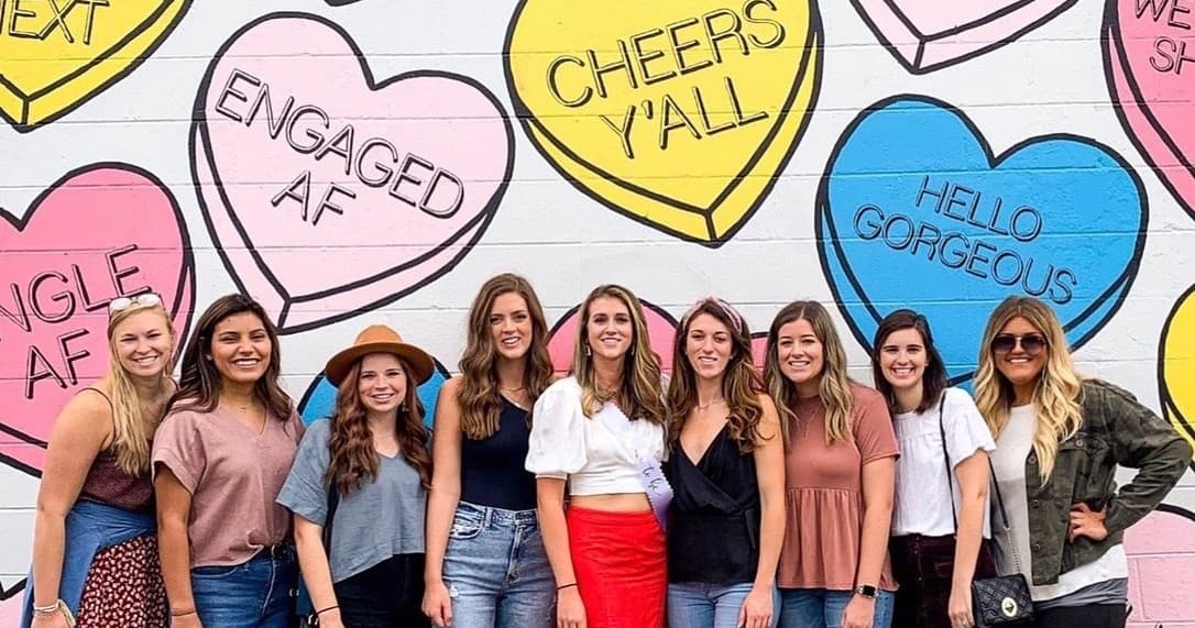 Murals & Mimosas Tour