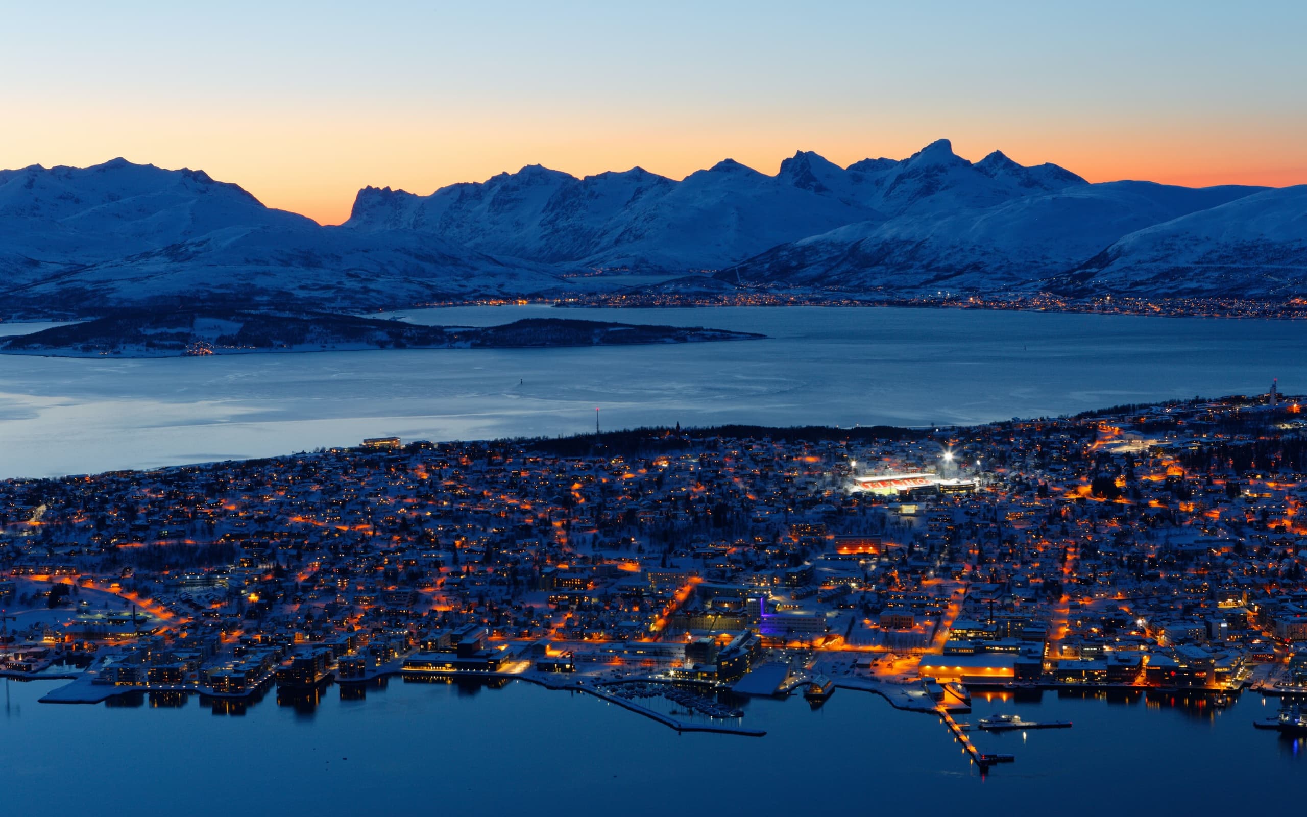 Private Tromsø Sightseeing by car & Cable car round trip