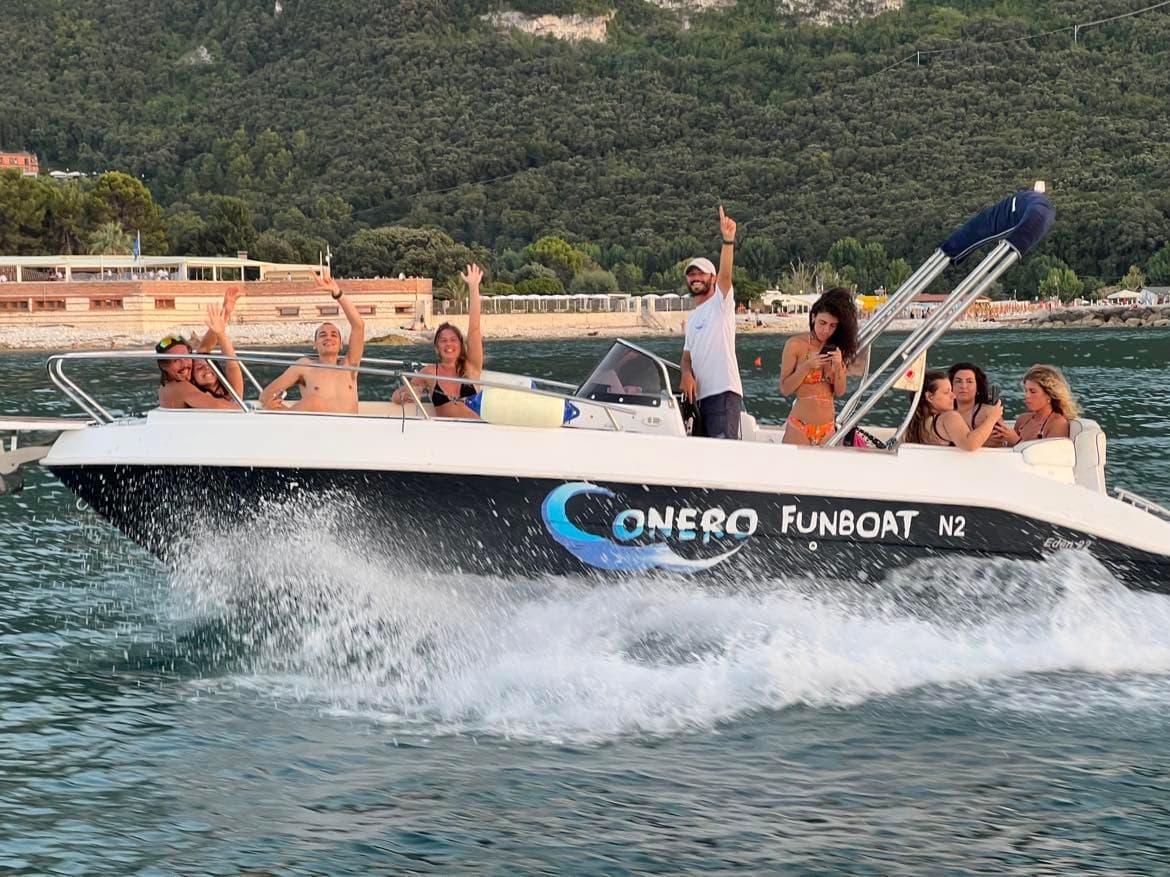 Traversata del Conero con Soste Bagno ed Aperitivo - Barca in Esclusiva