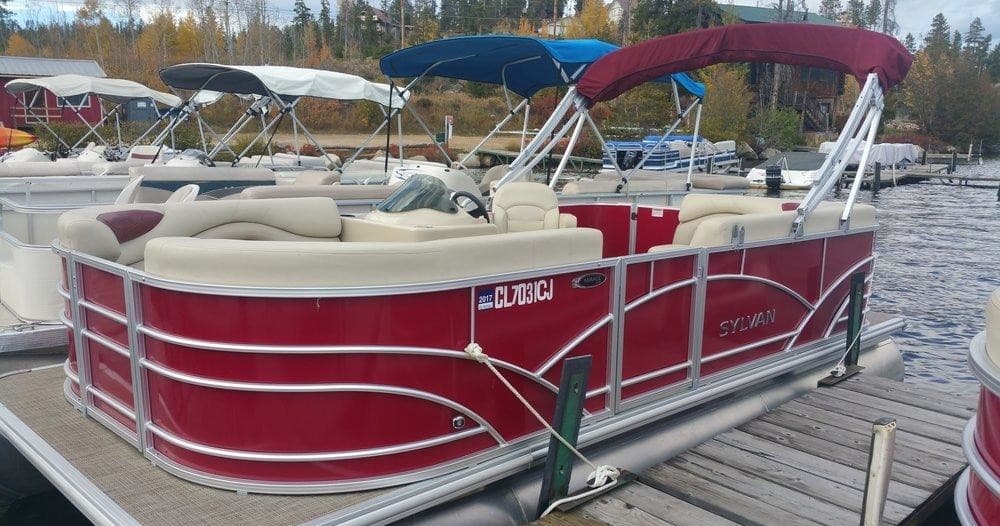 22' Pontoon (No Pets)