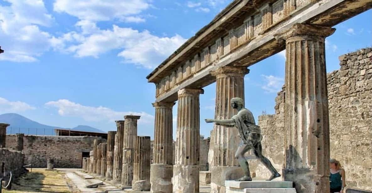 VISIT POMPEII