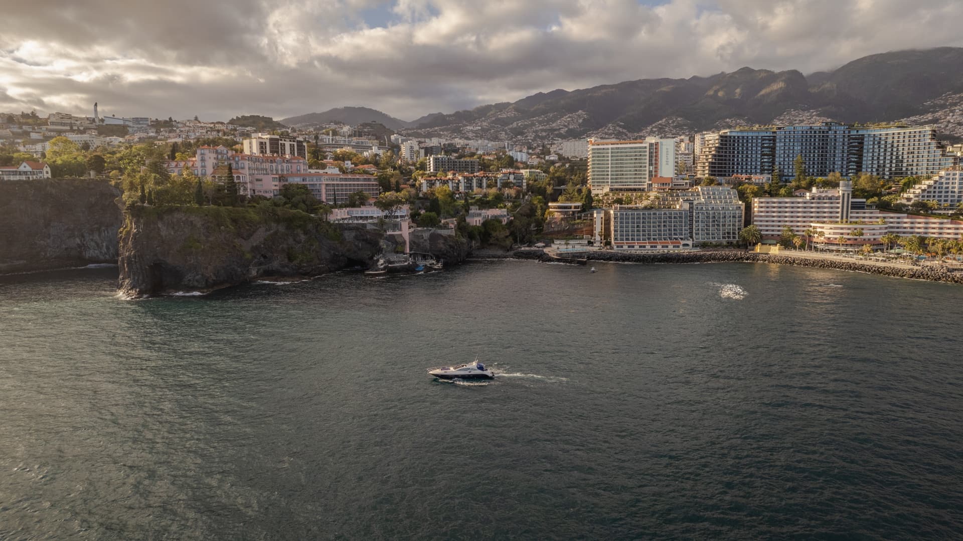 Private 4 Hours Yacht Tour from Funchal Bay