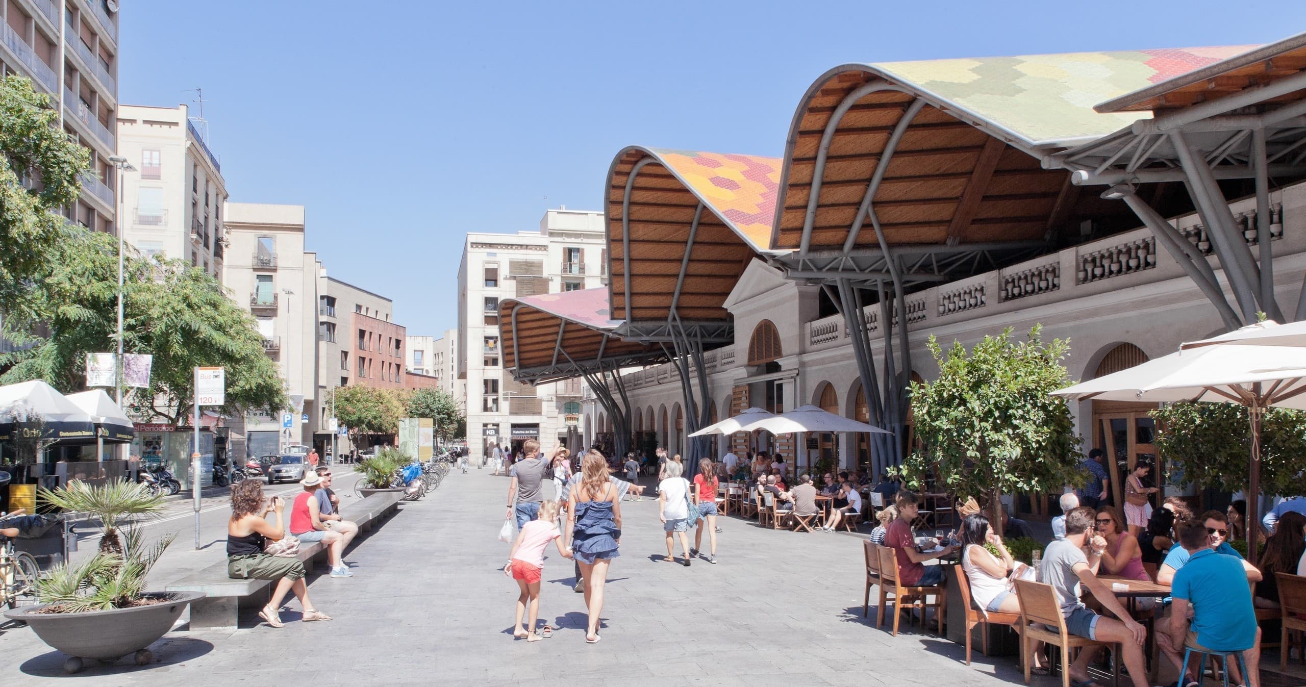 Barcino: Superposition of contemporary and historical spaces in the old town