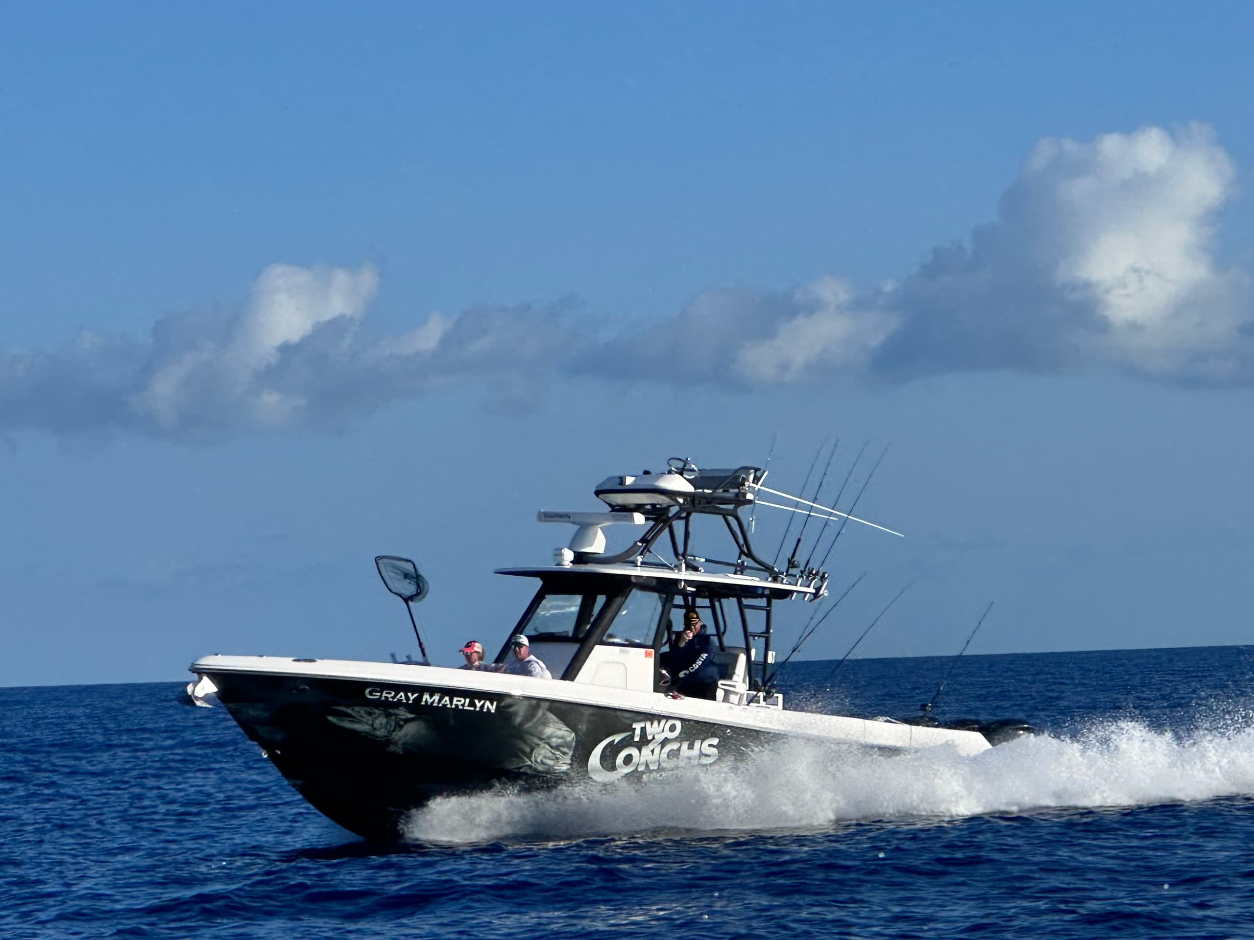 35' Everglades w/Tower w/Triple 300's