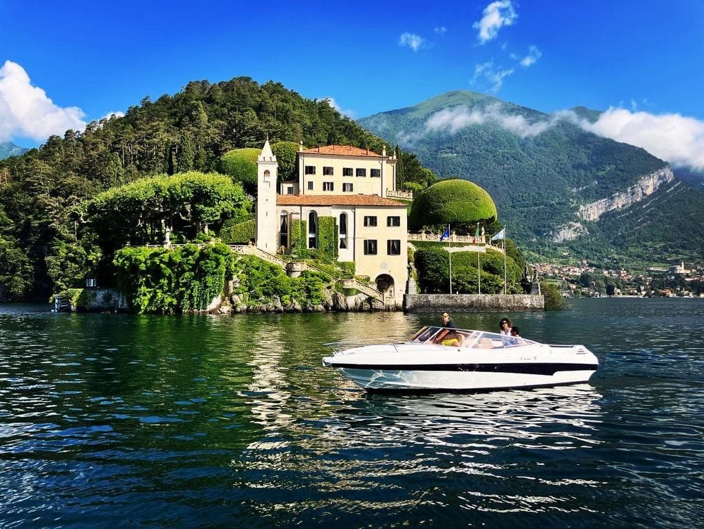 Private Lake Como Boat Tour in Bellagio