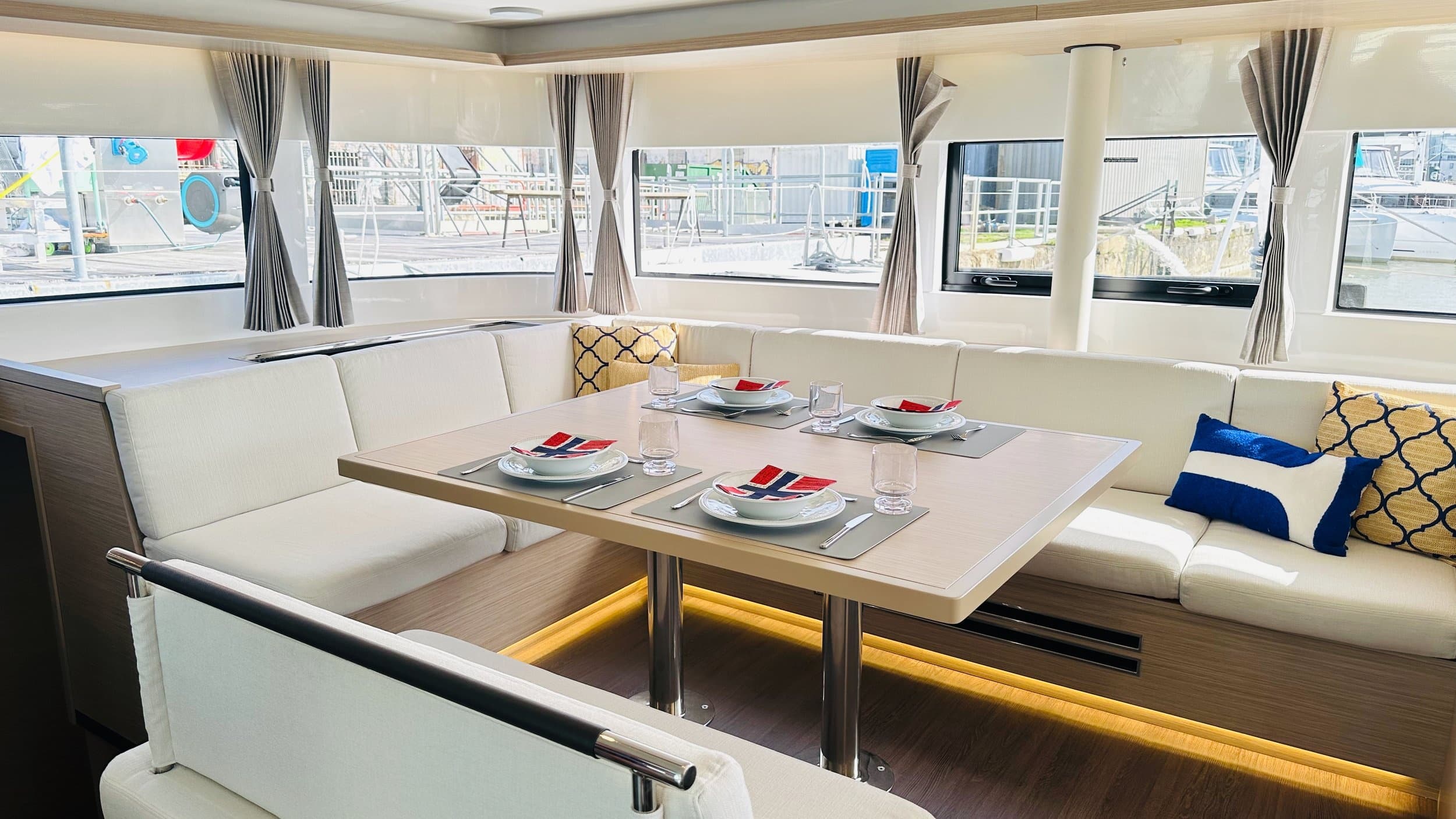 Daycruise - Luxury Catamaran Arctic Dream