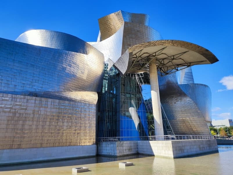Private Bilbao City and Guggenheim Museum Tour