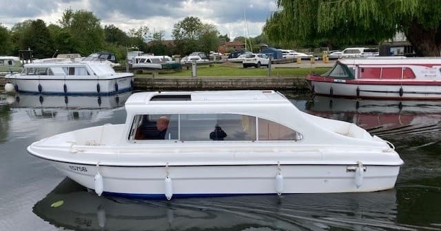 Picnic Boat – Thunderbird - For 8 People