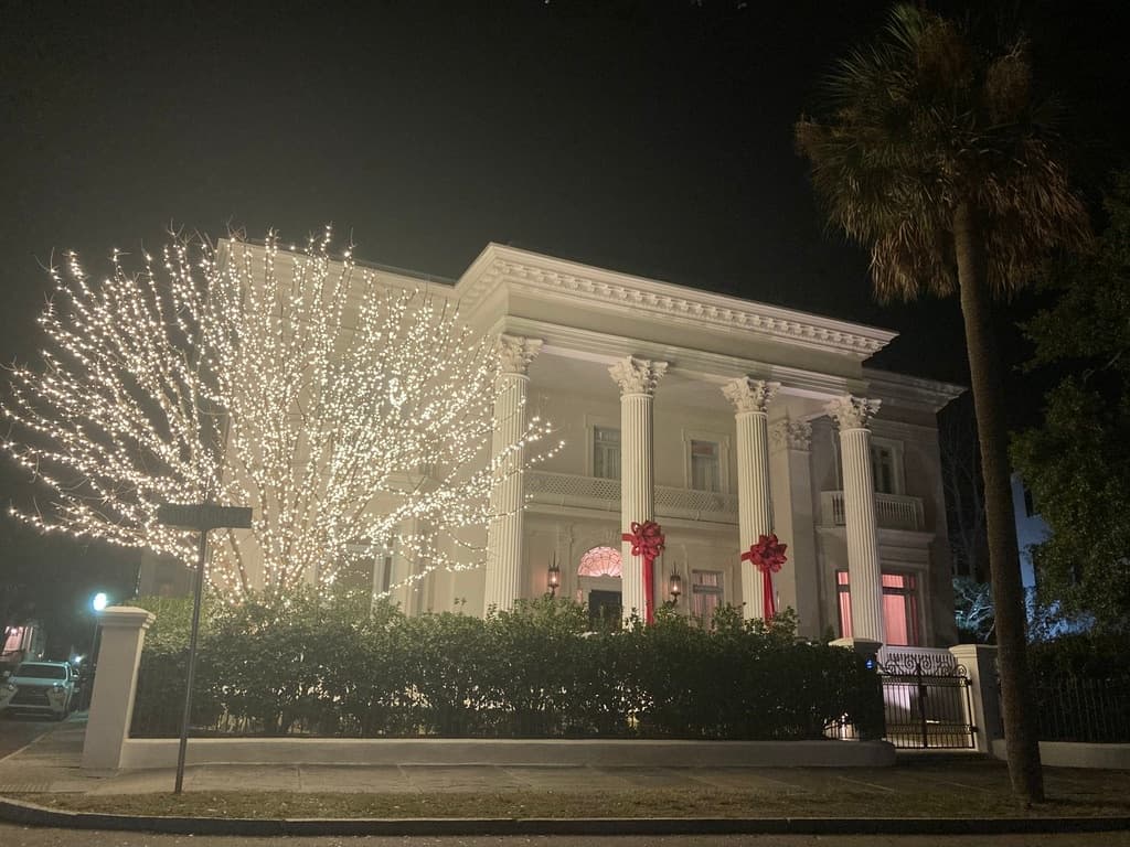 Colonial Charleston Christmas Stroll
