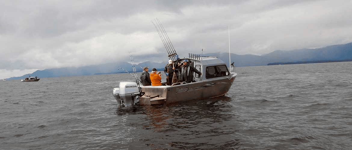 24 ft. Cabin Cruiser: Private Charter
