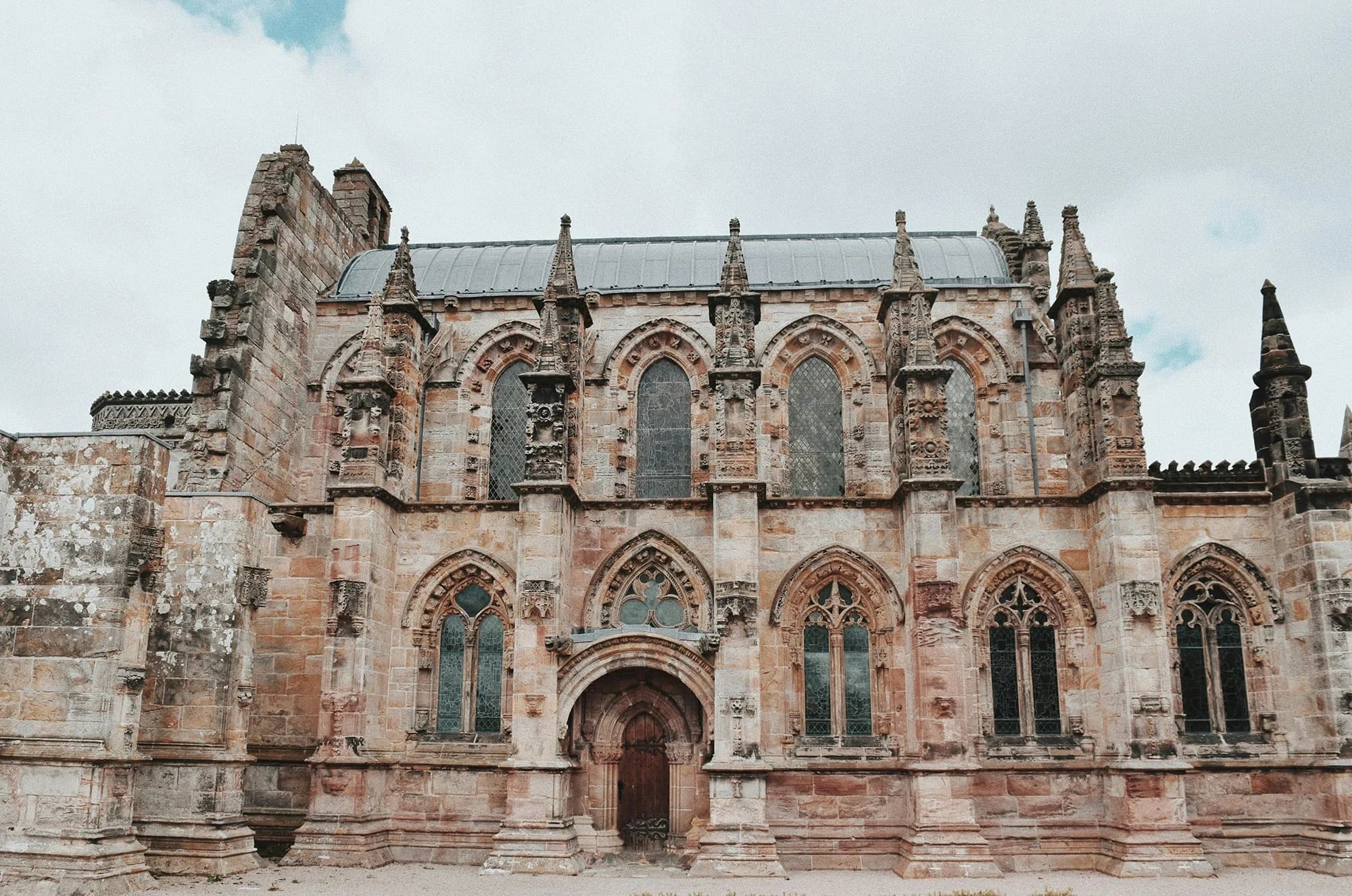 Codebreakers’ Choice: Unveiling Rosslyn Chapel & the Da Vinci Code