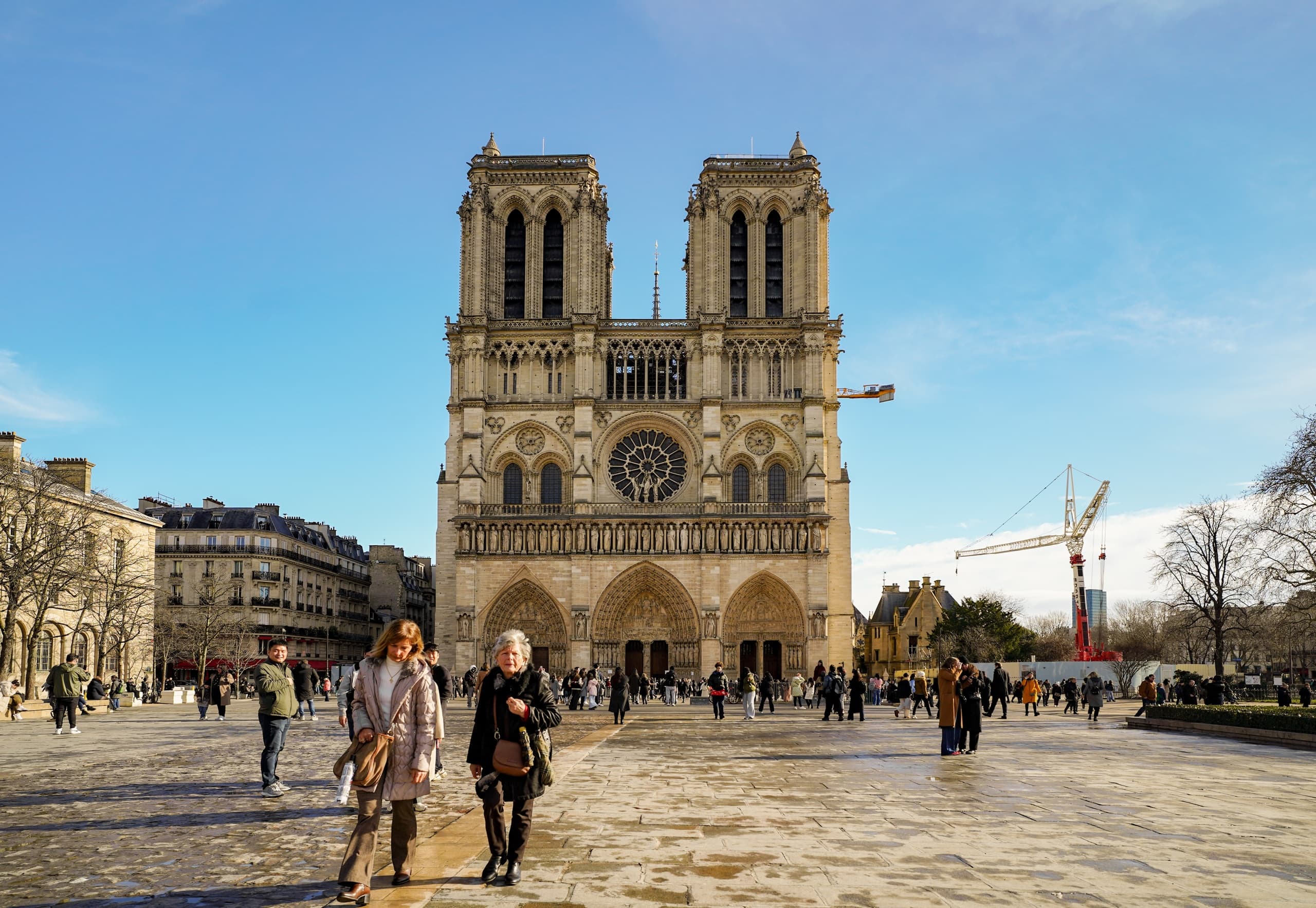 Paris: Notre-Dame Cathedral Interior & Ile de la Cité Guided Tour