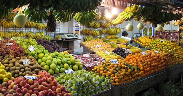 Visita a un mercado local y degustación de productos