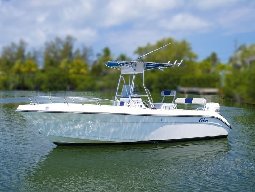 20' Cobia Center-Console (8 People)