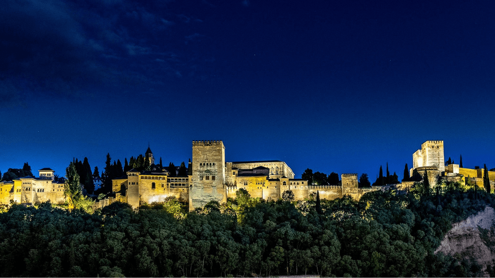 [ENGLISH] Alhambra: private guided tour at night. Entry tickets included