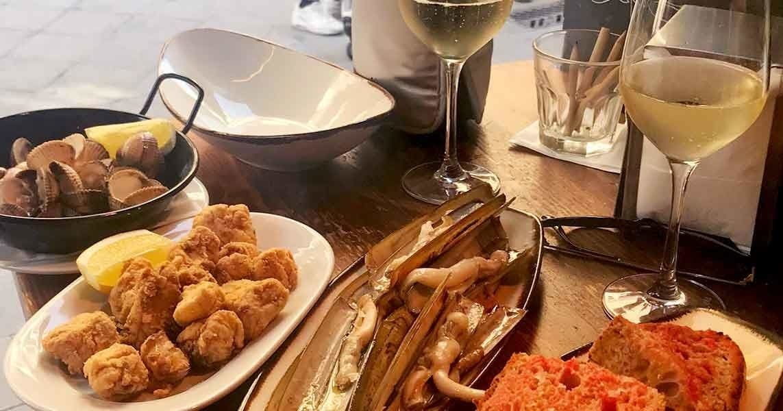 Authentic Private Tapas Tour: Barcelona Wine & Flavours